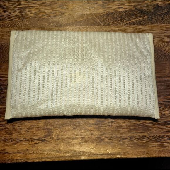 L'artisan du Liban Handmade Cosmetic Bag 8.5" x 5" Cream Colored and Silky - Picture 3 of 6